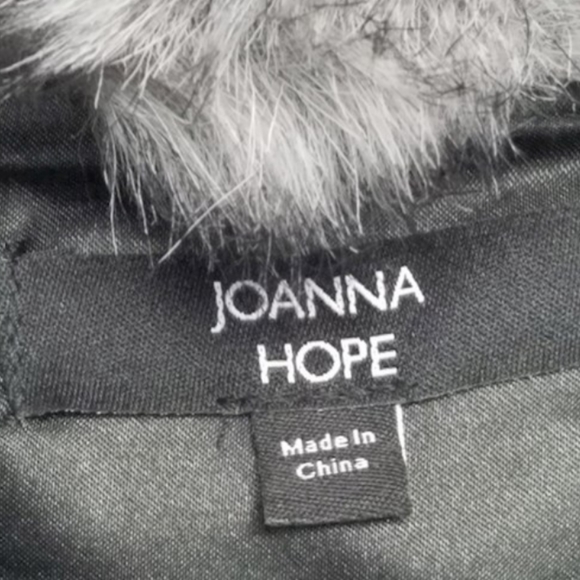 Joanna Hope Gray white Faux Fur Vest Jacket Sz 22 black leather buckle closure - Picture 5 of 6